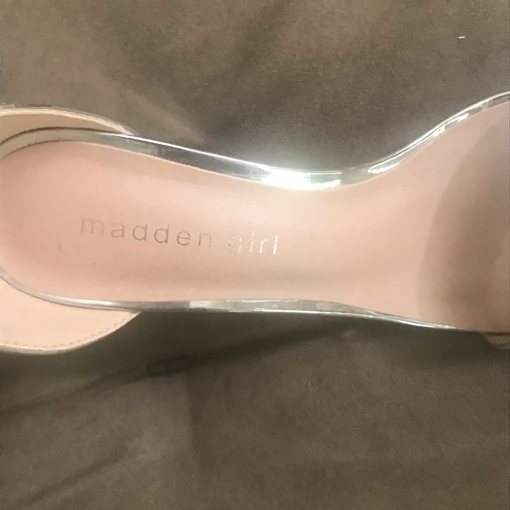 Heels - Picture 4 of 4